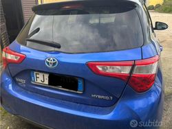 Blu Usata 2017 Toyota Yaris Hybrid Due volumi | 9000 €