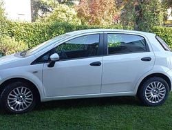 Bianco Usata 2013 Fiat Grande Punto Due volumi | 3500 € (Buon prezzo)