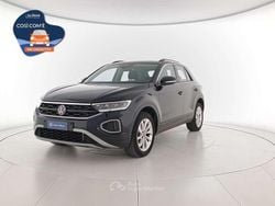 Deep black perlato Usata 2023 VW T-Roc Life SUV | 23.200 € (Buon prezzo)