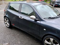 Blu Usata 2004 Alfa Romeo 147 Due volumi | 1300 € (Buon prezzo)