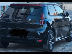 Nero Usata 2024 Renault R5 Iconic Due volumi | 28.900 € (Buon prezzo)