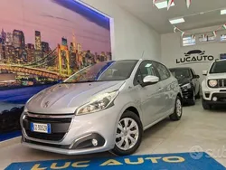Argento Usata 2015 Peugeot 208 Active Due volumi | 7500 € (Buon prezzo)