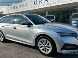 Grigio Usata 2023 Skoda Octavia Ambition Station wagon | 21.800 € (Buon prezzo)