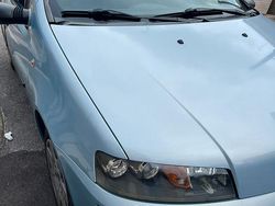 Blu Usata 2001 Fiat Punto Due volumi | 2000 € (Cara)