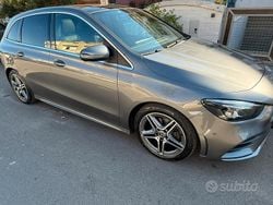 Grigio Usata 2019 Mercedes B200 Monovolume | 24.400 € (Buon prezzo)