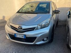 Usata 2014 Toyota Yaris Tre volumi | 7200 € (Buon prezzo)