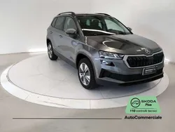 Grigio scuro Usata 2024 Skoda Karoq Ambition SUV | 29.500 € (Buon prezzo)