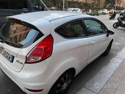 Bianco Usata 2013 Ford Fiesta Tre volumi | 3000 € (Super prezzo)