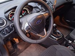 Bianco Usata 2015 Ford Fiesta Titanium Due volumi | 6000 € (Buon prezzo)