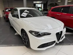 Bianco Nuova 2024 Alfa Romeo Giulia Tre volumi | 46.900 € (Ottimo prezzo)