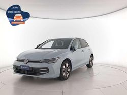 Crystal ice blue metallizzato Usata 2024 VW Golf VIII Edition Tre volumi | 27.300 € (Buon prezzo)