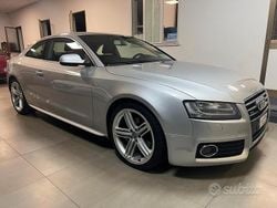 Grigio Usata 2011 Audi A5 Ambiente Coupé | 5990 € (Buon prezzo)