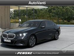 Grigio Nuova 2025 BMW i5 M Sport Tre volumi | 69.555 € (Super prezzo)