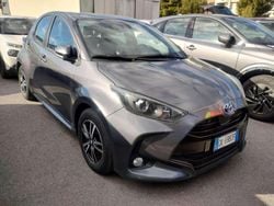 Antracite Usata 2022 Toyota Yaris Hybrid Trend Tre volumi | 17.900 € (Buon prezzo)