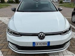 Bianco Usata 2021 VW Golf VIII Style Tre volumi | 21.000 € (Buon prezzo)