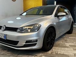 Grigio Usata 2013 VW Golf VII Comfortline Tre volumi | 7800 € (Buon prezzo)