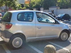Grigio Usata 2002 Toyota Yaris Due volumi | 3000 € (Buon prezzo)