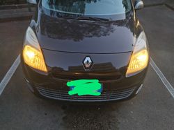 Nero Usata 2011 Renault Grand Scénic III Monovolume | 5500 €