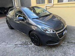 Grigio metallizzato Usata 2016 Peugeot 208 Active Due volumi | 6990 € (Buon prezzo)