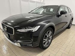 Onyx black (717) Usata 2019 Volvo V90 CC Pro Station wagon | 28.850 € (Buon prezzo)