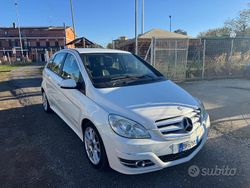 Bianco Usata 2011 Mercedes B180 Premium Monovolume | 3900 € (Buon prezzo)