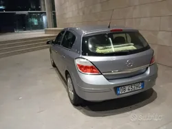 Usata 2007 Opel Astra Tre volumi | 2350 € (Buon prezzo)