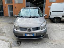 Harmaa Käytetty 2005 Renault Scénic II Exception Tila-auto | 3000 € (Hieman kallis)