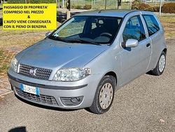 Grigio Usata 2010 Fiat Punto Active Tre volumi | 4500 € (Cara)