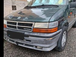 Verde Usata 1994 Chrysler Voyager Monovolume | 2500 €