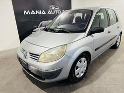Argento Usata 2007 Renault Scénic II Monovolume | 1490 € (Ottimo prezzo)