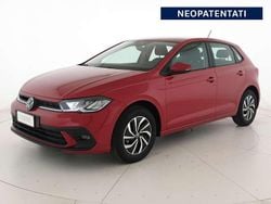 Kings red metallizzato Nuova 2025 VW Polo Life Tre volumi | 19.900 € (Ottimo prezzo)