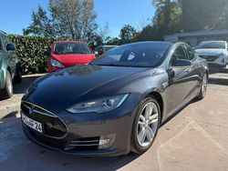 Nero Usata 2015 Tesla Model S Due volumi | 22.990 €