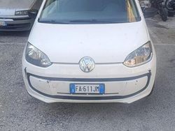 Bianco Usata 2015 VW up! Due volumi | 3900 € (Super prezzo)