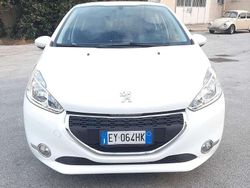 Other Usata 2015 Peugeot 208 Active Due volumi | 6500 € (Buon prezzo)