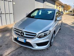 Grigio Usata 2018 Mercedes 180 Tre volumi | 17.000 €