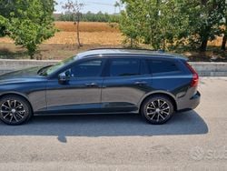 Usata 2020 Volvo V60 Business Edition Station wagon | 17.200 € (Super prezzo)