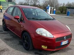 Rosso Usata 2005 Fiat Grande Punto Dynamic Due volumi | 3000 € (Buon prezzo)