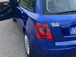 Blu Usata 2006 Fiat Stilo Tre volumi | 1800 € (Buon prezzo)