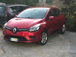 Rosso Usata 2017 Renault Clio IV Tre volumi | 7800 € (Cara)