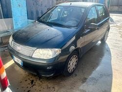 Grigio Usata 2010 Fiat Punto Due volumi | 2000 €