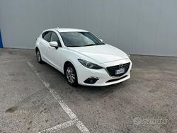 Bianco Usata 2015 Mazda 3 Evolve Tre volumi | 7900 € (Buon prezzo)