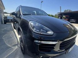 Usata 2015 Porsche Cayenne SUV | 31.900 € (Molto cara)