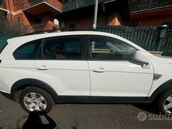 Bianco Usata 2010 Chevrolet Captiva SUV | 4400 € (Buon prezzo)