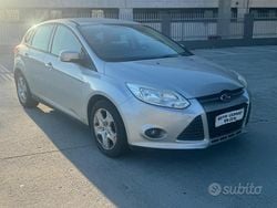 Grigio Usata 2013 Ford Focus Titanium Tre volumi | 5800 € (Super prezzo)