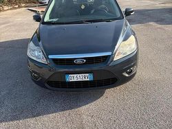 Grigio Usata 2009 Ford Focus Station wagon | 1800 € (Buon prezzo)