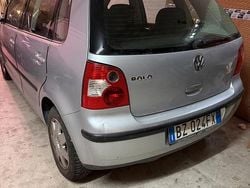 Grigio Usata 2001 VW Polo Tre volumi | 2500 € (Buon prezzo)