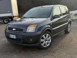 Usata 2007 Ford Fusion Collection Monovolume | 2450 € (Buon prezzo)