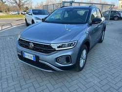 Grigio Usata 2023 VW T-Roc R-line SUV | 25.390 € (Buon prezzo)