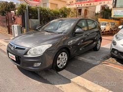 Grigio Usata 2009 Hyundai i30 Tre volumi | 3790 € (Cara)