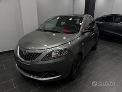 Grigio Usata 2022 Lancia Ypsilon S Due volumi | 10.499 € (Buon prezzo)